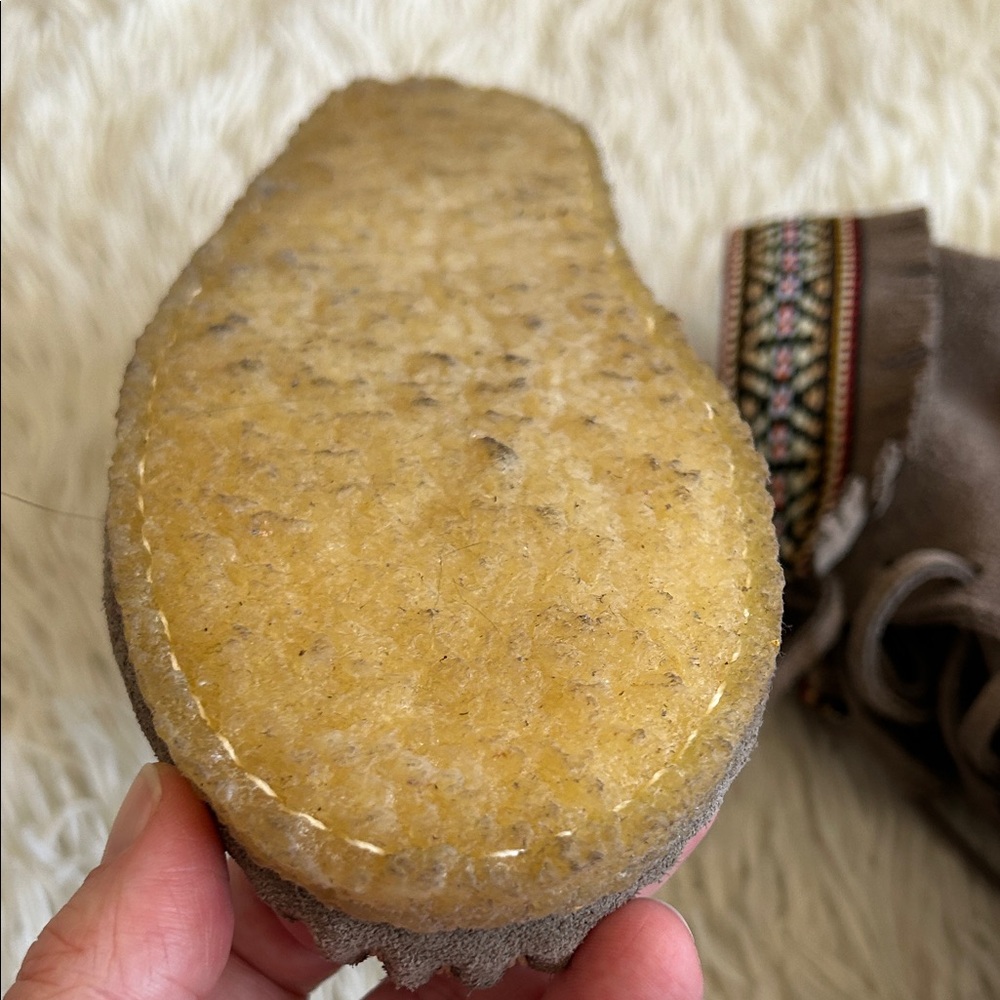 Grey-Brown Moccasin-Style Ankle Boot Shoes, fringe, beading, ribbon - Picture 7 of 8